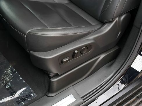 Used 2025 Chevrolet Tahoe LT image 11