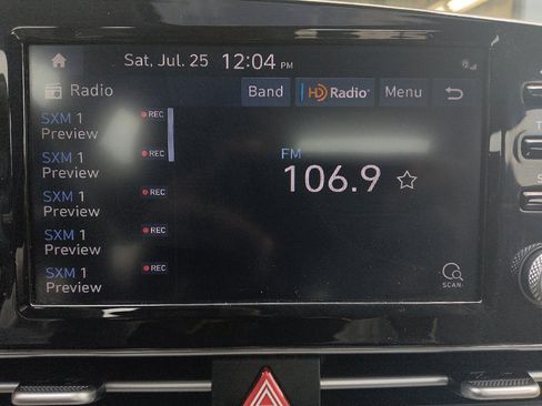 Used 2021 Hyundai Elantra SEL w/ Convenience + Premium Package FWD image 25