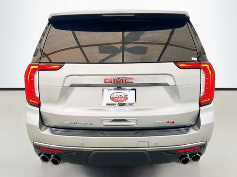 Used 2024 GMC Yukon AT4 w/ AT4 Premium Package AWD/4WD image 5