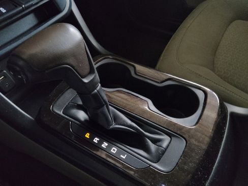 Used 2018 GMC Canyon SLE RWD image 26