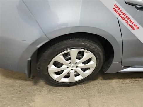 Used 2025 Toyota Corolla LE image 21