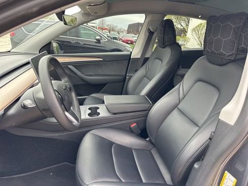 Used 2023 Tesla Model Y Performance image 11