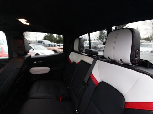 Used 2024 GMC Canyon AT4X AWD/4WD image 29