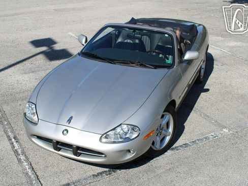 Used 1999 Jaguar XK8 Convertible image 11