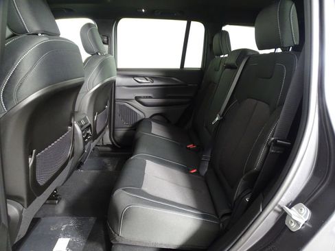 New 2025 Jeep Grand Cherokee Laredo X image 13