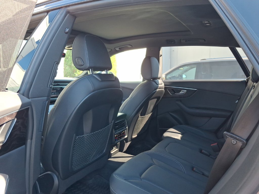Used 2023 Audi Q8 Prestige w/ Prestige Package AWD/4WD image 4