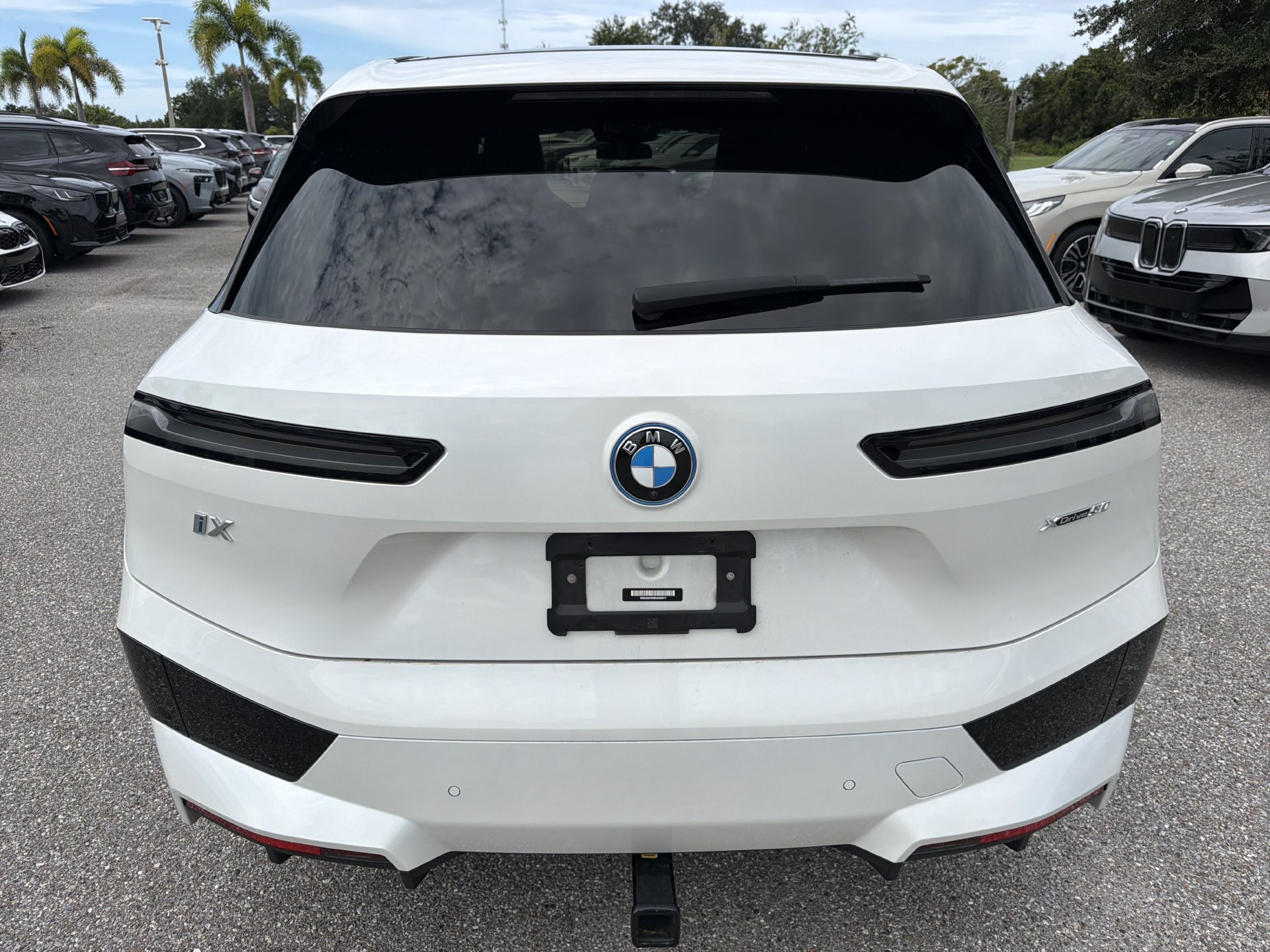 Certified 2024 BMW iX xDrive50 w/ Sport Package AWD/4WD image 4