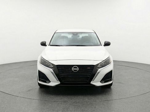 Used 2025 Nissan Altima 2.5 SV image 1