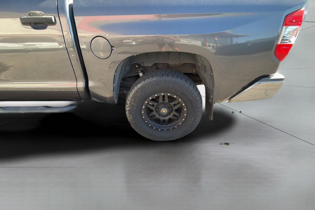 Used 2016 Toyota Tundra SR5 w/ SR5 Upgrade Package AWD/4WD image 18