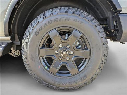 New 2025 Ford Bronco Outer Banks image 10