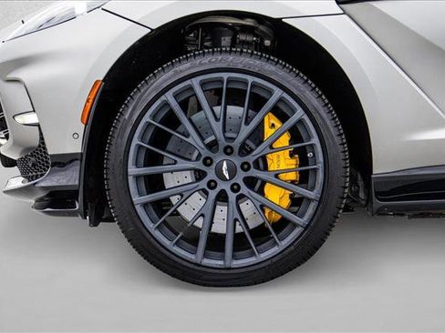 Used 2024 Aston Martin DBX 707 image 9