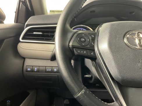 Used 2018 Toyota Camry SE w/ Moonroof Package FWD image 23