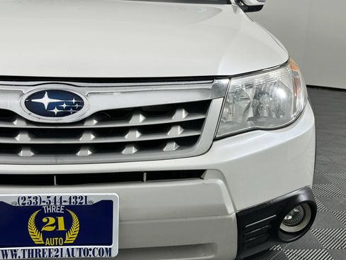 Used 2011 Subaru Forester 2.5X Touring AWD/4WD image 5