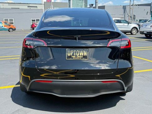 Used 2022 Tesla Model Y Long Range AWD/4WD image 5