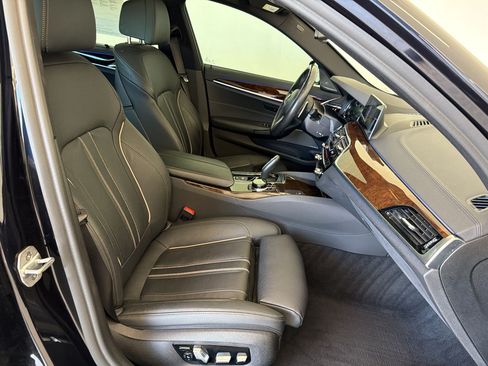 Used 2018 BMW M550i xDrive w/ Driving Assistance Package AWD/4WD image 24