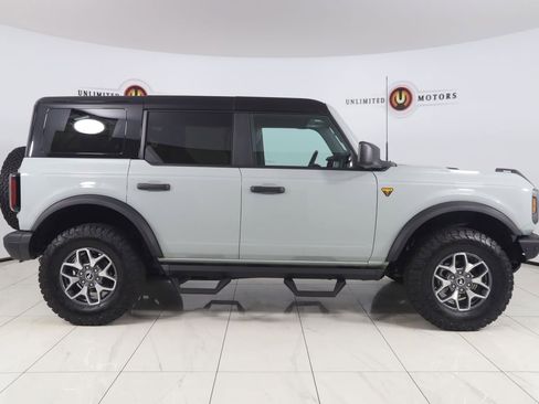 Used 2024 Ford Bronco Badlands AWD/4WD image 2
