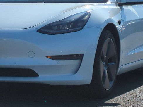 Used 2021 Tesla Model 3 Standard Range Plus image 11