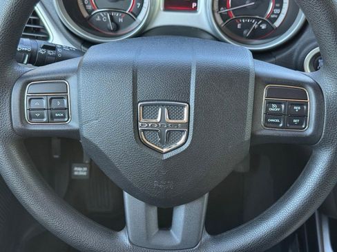 Used 2011 Dodge Journey Mainstreet w/ Popular Equipment Group FWD image 10