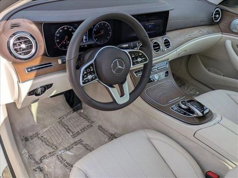 Used 2020 Mercedes-Benz E 350 4MATIC Sedan image 10