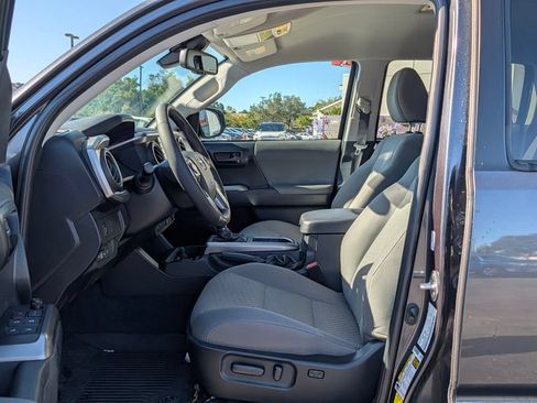 Used 2023 Toyota Tacoma SR5 AWD/4WD image 5