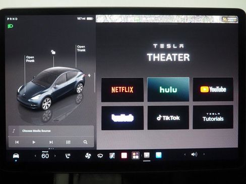Used 2024 Tesla Model Y 2WD image 37