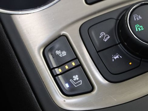 Used 2023 GMC Terrain Denali w/ Black Diamond Edition AWD/4WD image 8