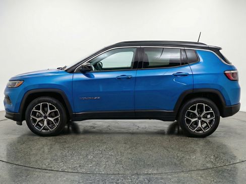 Used 2025 Jeep Compass Limited image 5