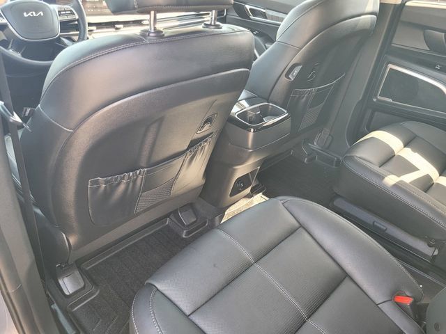 Used 2025 Kia Telluride EX w/ EX Captain's Chair Package AWD/4WD image 12