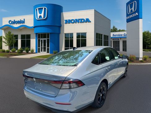 Used 2025 Honda Accord SE image 6
