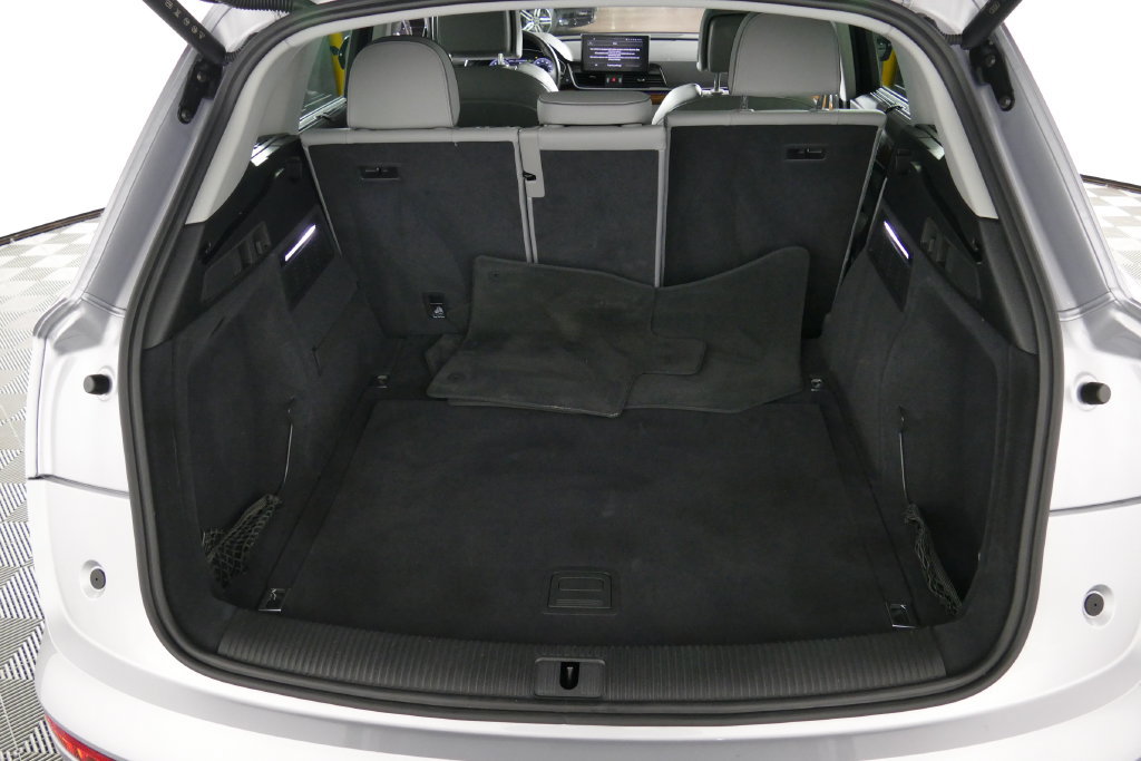 Used 2023 Audi Q5 Prestige AWD/4WD image 33