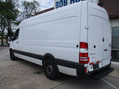 Used 2018 Mercedes-Benz Sprinter 2500 image 9