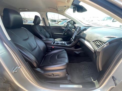 Used 2021 Ford Edge Titanium image 12