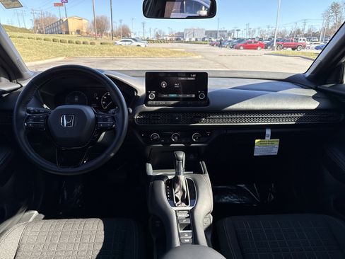 Used 2025 Honda HR-V Sport image 28