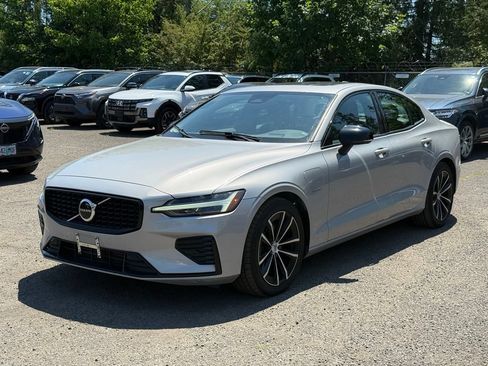 Used 2023 Volvo S60 T8 Core AWD/4WD image 2