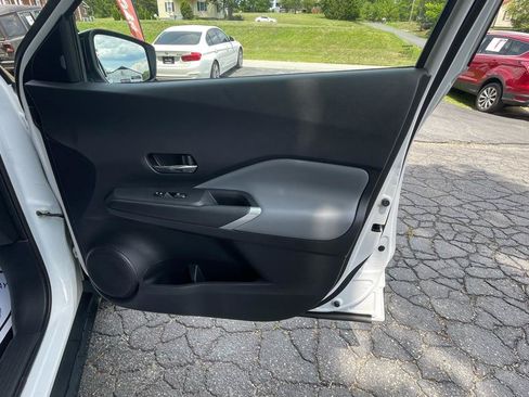 Used 2021 Nissan Kicks SR w/ SR Premium Package FWD image 26