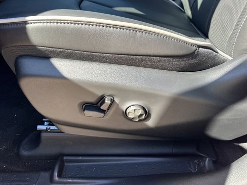 New 2026 Chrysler Pacifica Limited FWD image 22