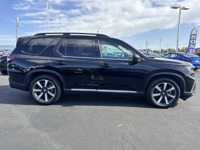 Used 2025 Honda Pilot Touring image 6