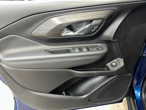 Certified 2022 GMC Terrain SLE w/ Driver Convenience Package image 7