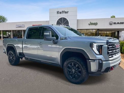 Used 2025 GMC Sierra 3500 AT4 w/ AT4 Premium Plus Package AWD/4WD image 2