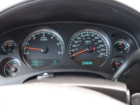 Used 2013 Chevrolet Suburban LS w/ Convenience Package 1 AWD/4WD image 19