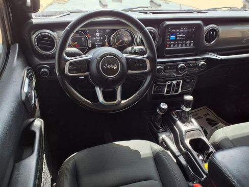 Used 2020 Jeep Wrangler Unlimited Sahara AWD/4WD image 12
