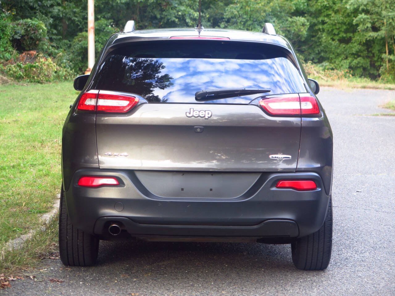 Used 2016 Jeep Cherokee Latitude AWD/4WD image 35