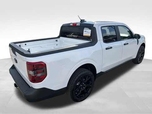 Certified 2025 Ford Maverick XLT w/ XLT Luxury Package image 6