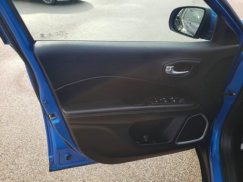 Used 2020 Jeep Compass Latitude image 10