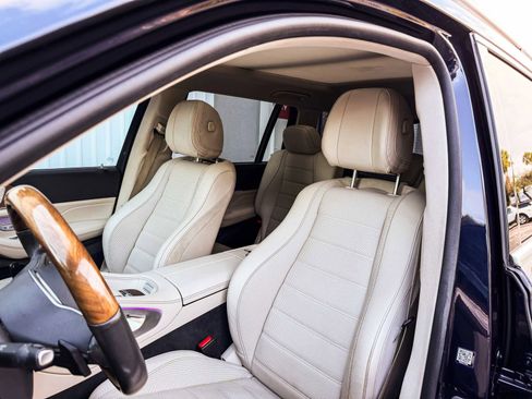 Used 2020 Mercedes-Benz GLS 450 4MATIC image 18