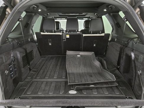 Used 2021 Land Rover Discovery S R-Dynamic image 20