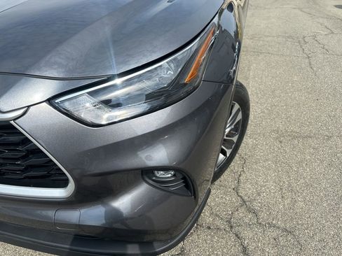 Used 2023 Toyota Highlander XLE image 8