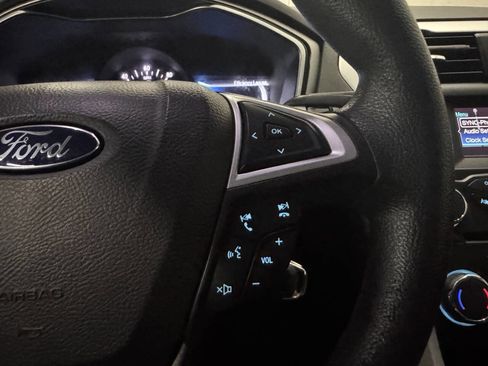Used 2014 Ford Fusion SE image 24