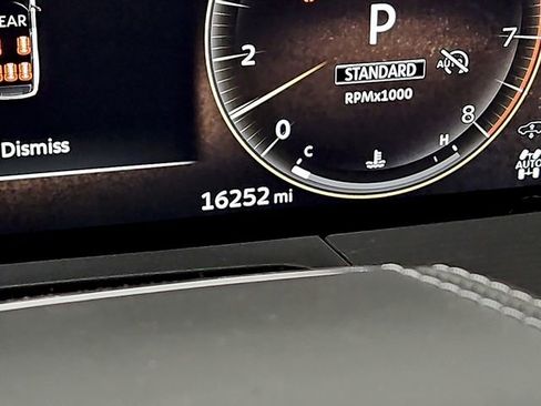 Used 2025 INFINITI QX80 Sensory image 24