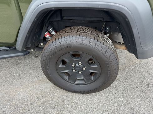 Used 2021 Jeep Gladiator Mojave w/ Trailer Tow Package AWD/4WD image 26